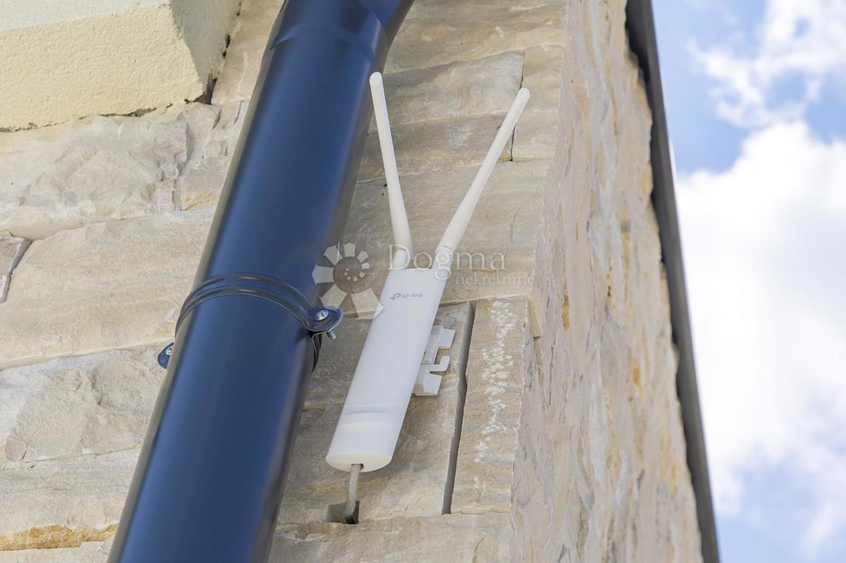 BELLA CASA FAMILIARE CON PISCINA NELL'ISTRIA CENTRALE