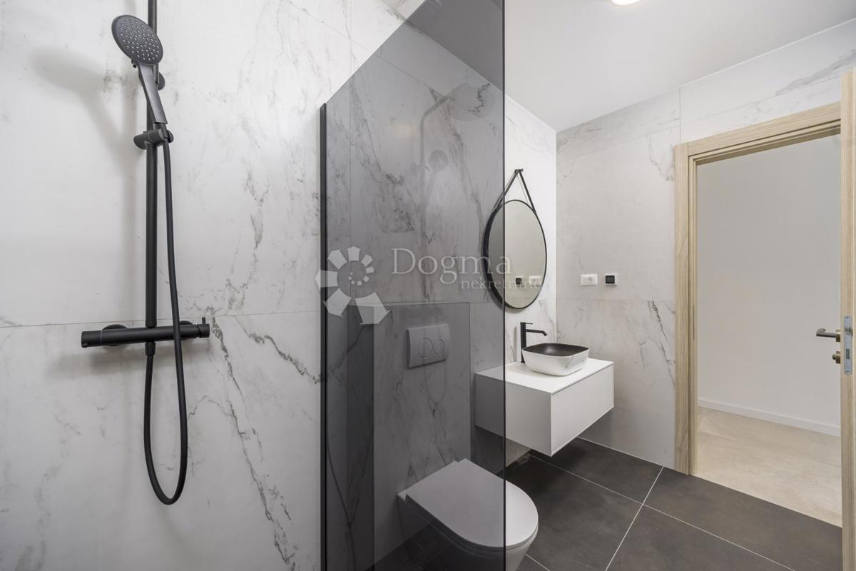 BELLA CASA FAMILIARE CON PISCINA NELL'ISTRIA CENTRALE