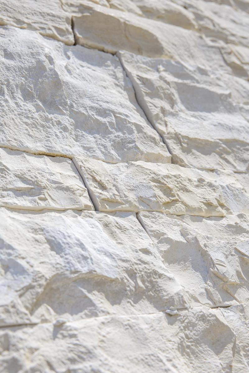 BELLA CASA FAMILIARE CON PISCINA NELL'ISTRIA CENTRALE