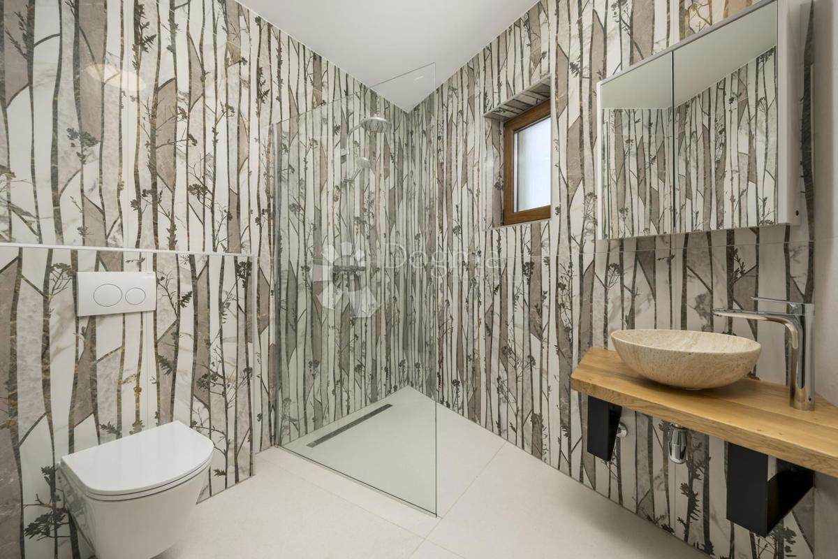 BELLA CASA FAMILIARE CON PISCINA NELL'ISTRIA CENTRALE