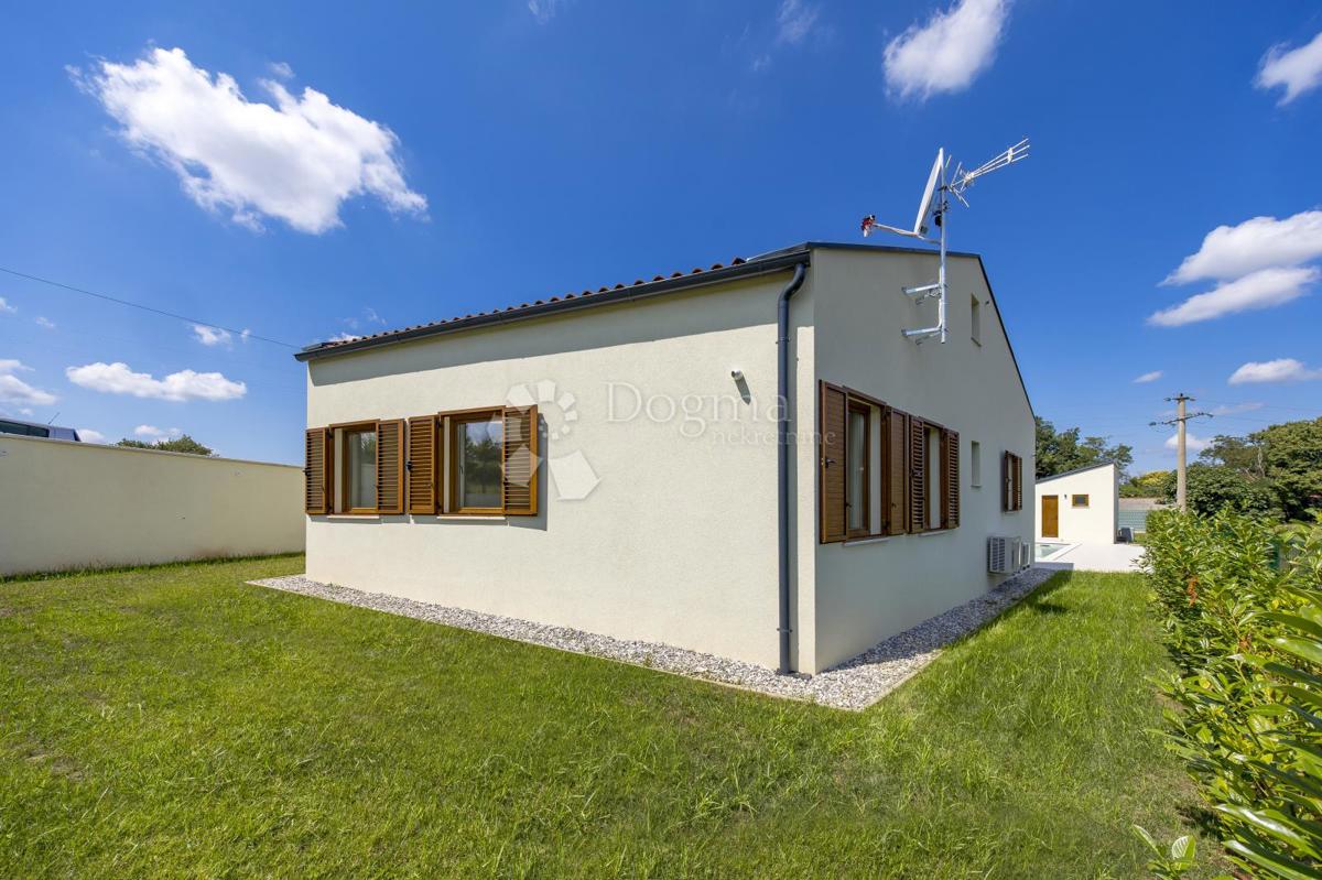 BELLA CASA FAMILIARE CON PISCINA NELL'ISTRIA CENTRALE