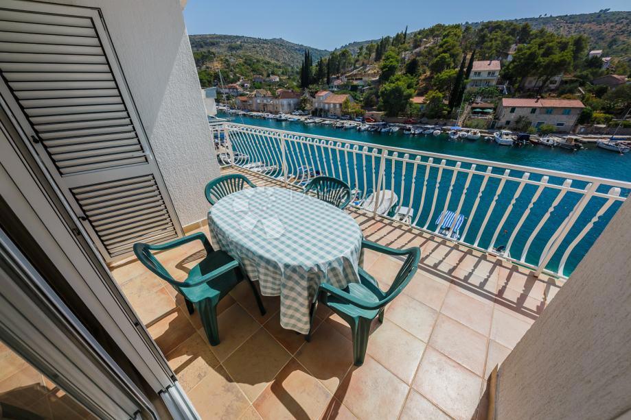 Casa Bobovišća, Milna, 100m2