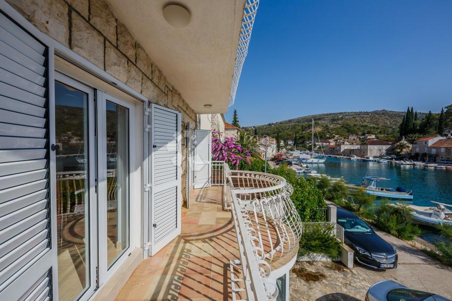 Casa Bobovišća, Milna, 100m2