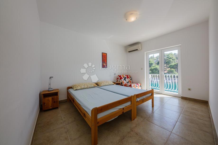 Casa Bobovišća, Milna, 100m2