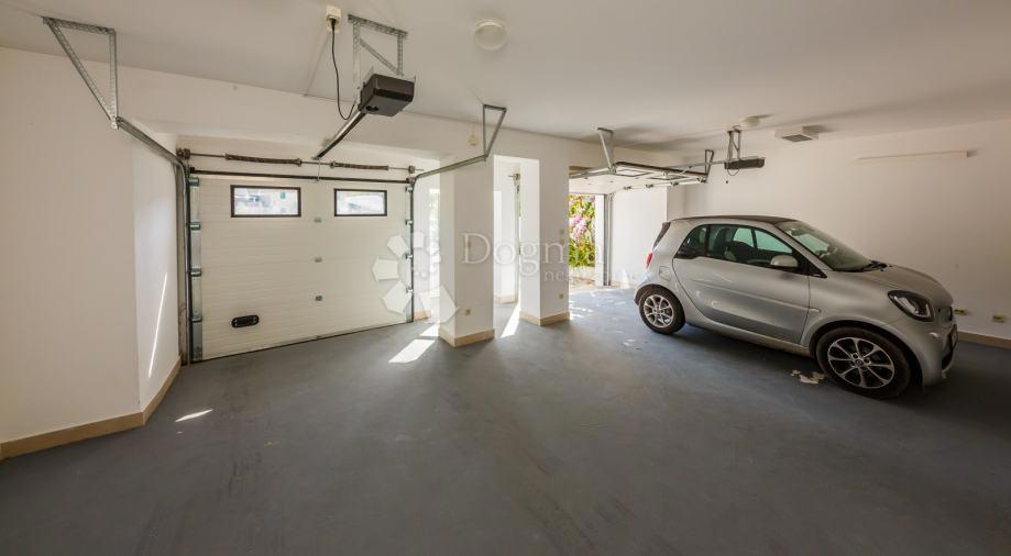 Casa Bobovišća, Milna, 100m2