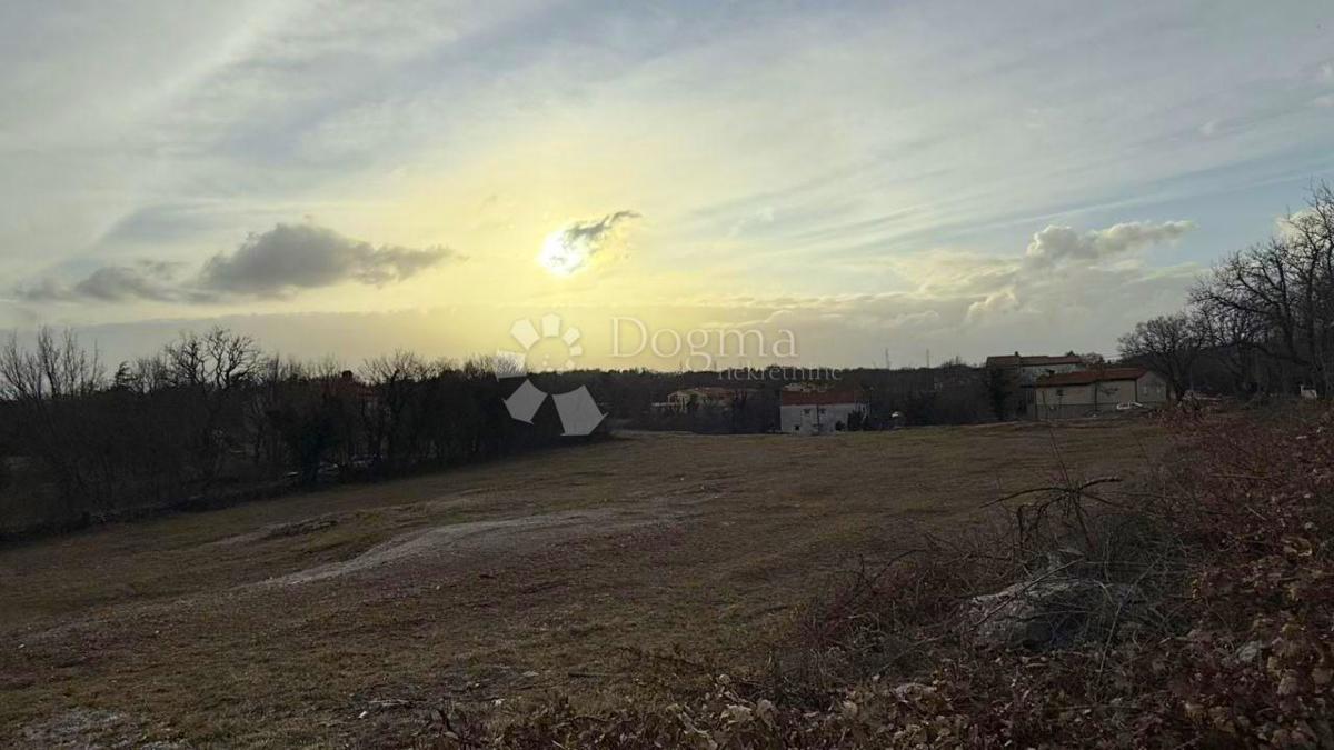 Terreno edificabile Labin, 1.260m2