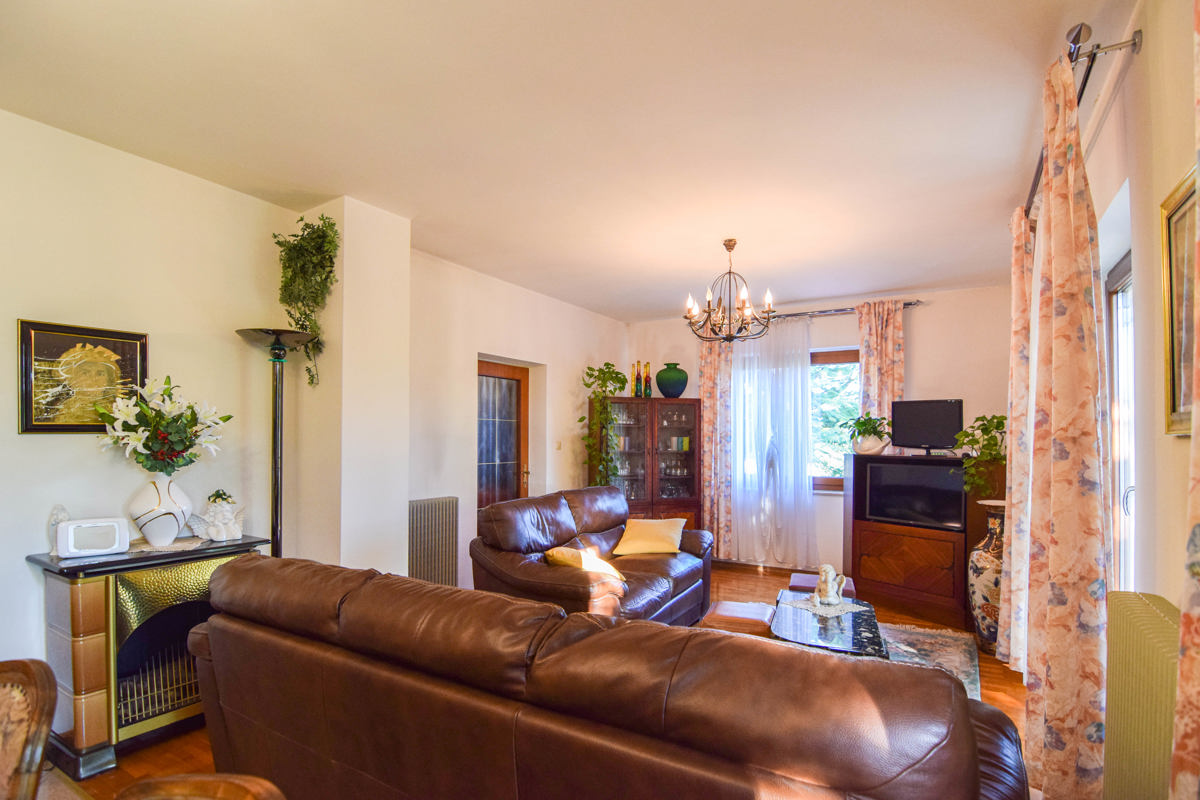 Casa Lindar, Pazin - Okolica, 200m2