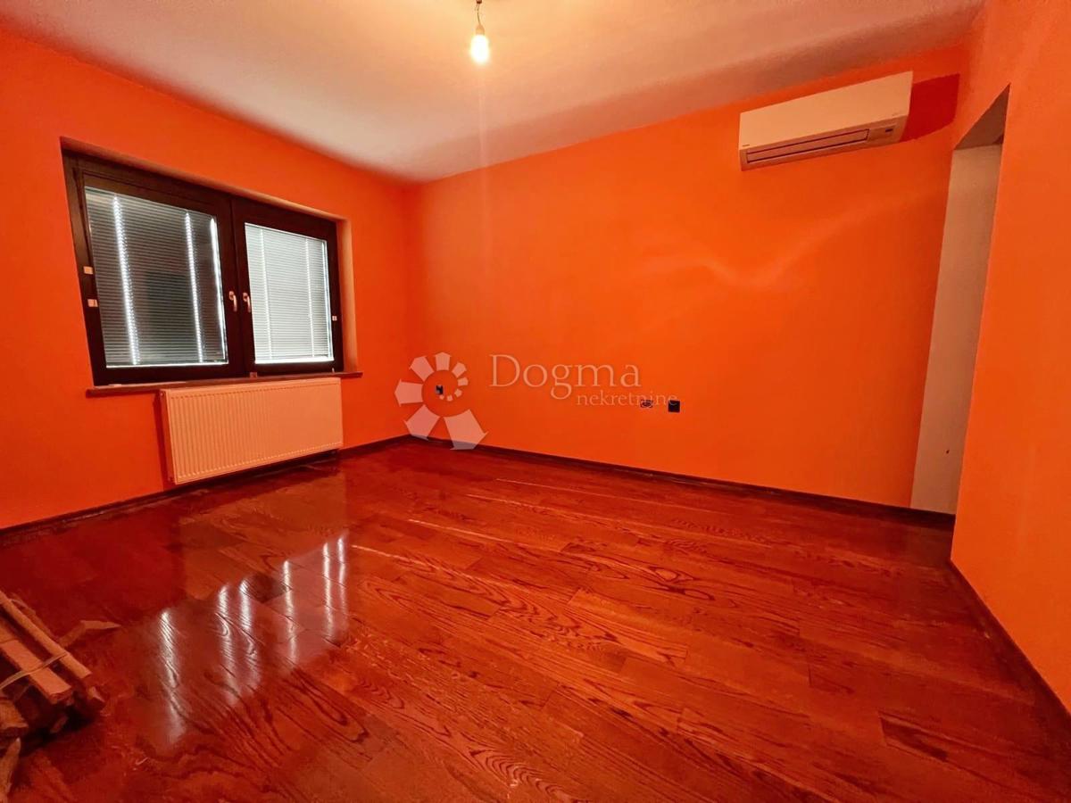 Casa Kloštar Ivanić, 350m2