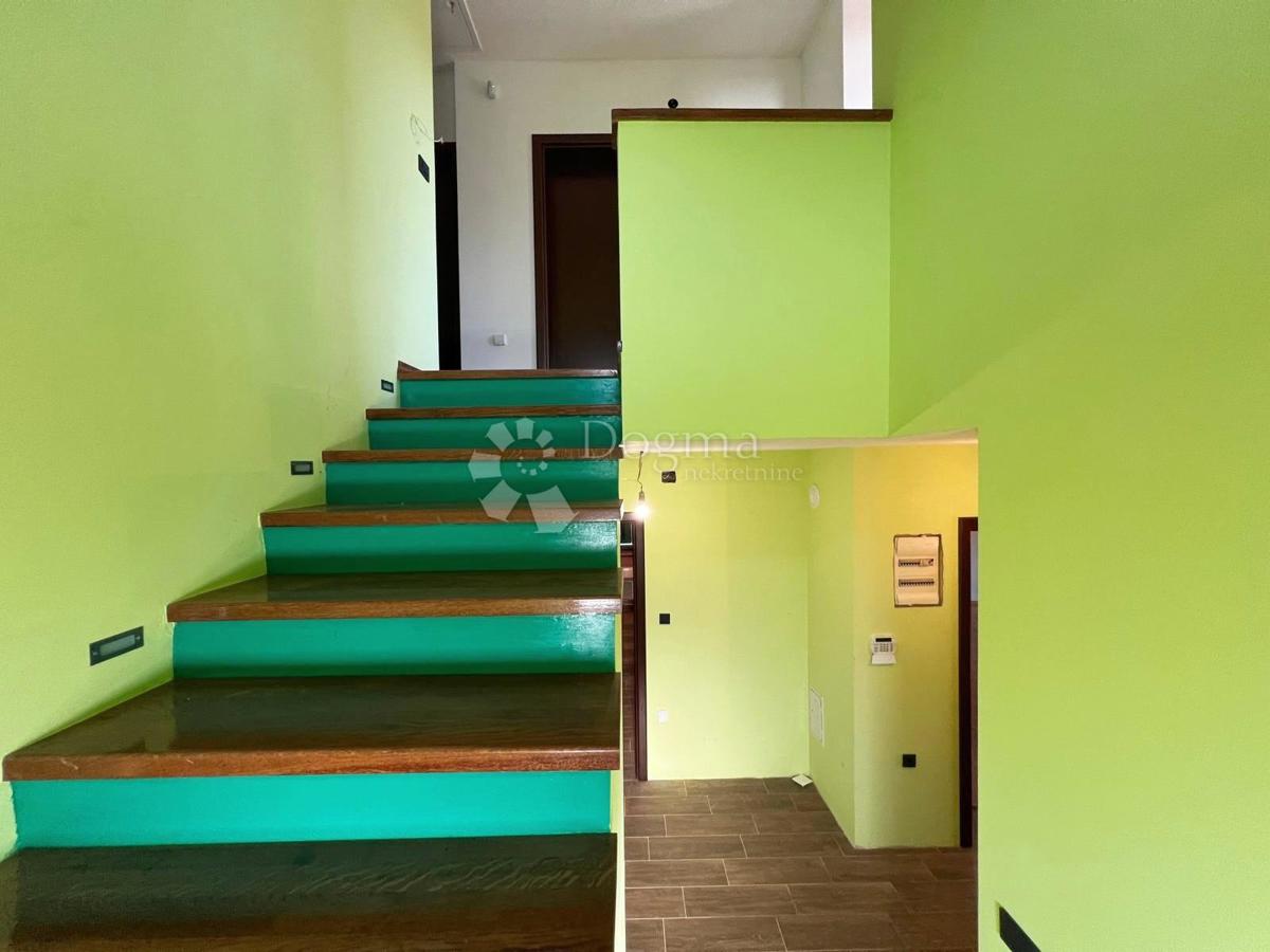 Casa Kloštar Ivanić, 350m2