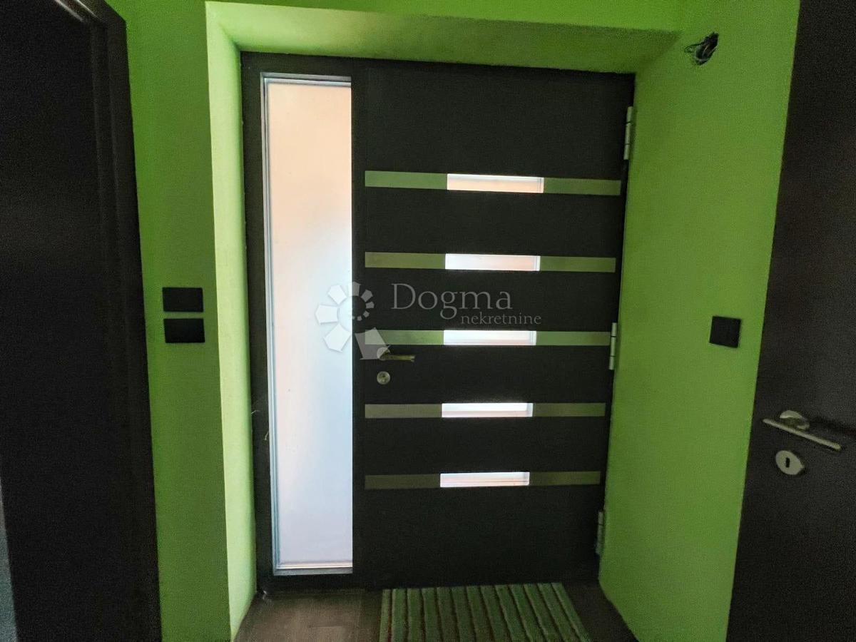 Casa Kloštar Ivanić, 350m2