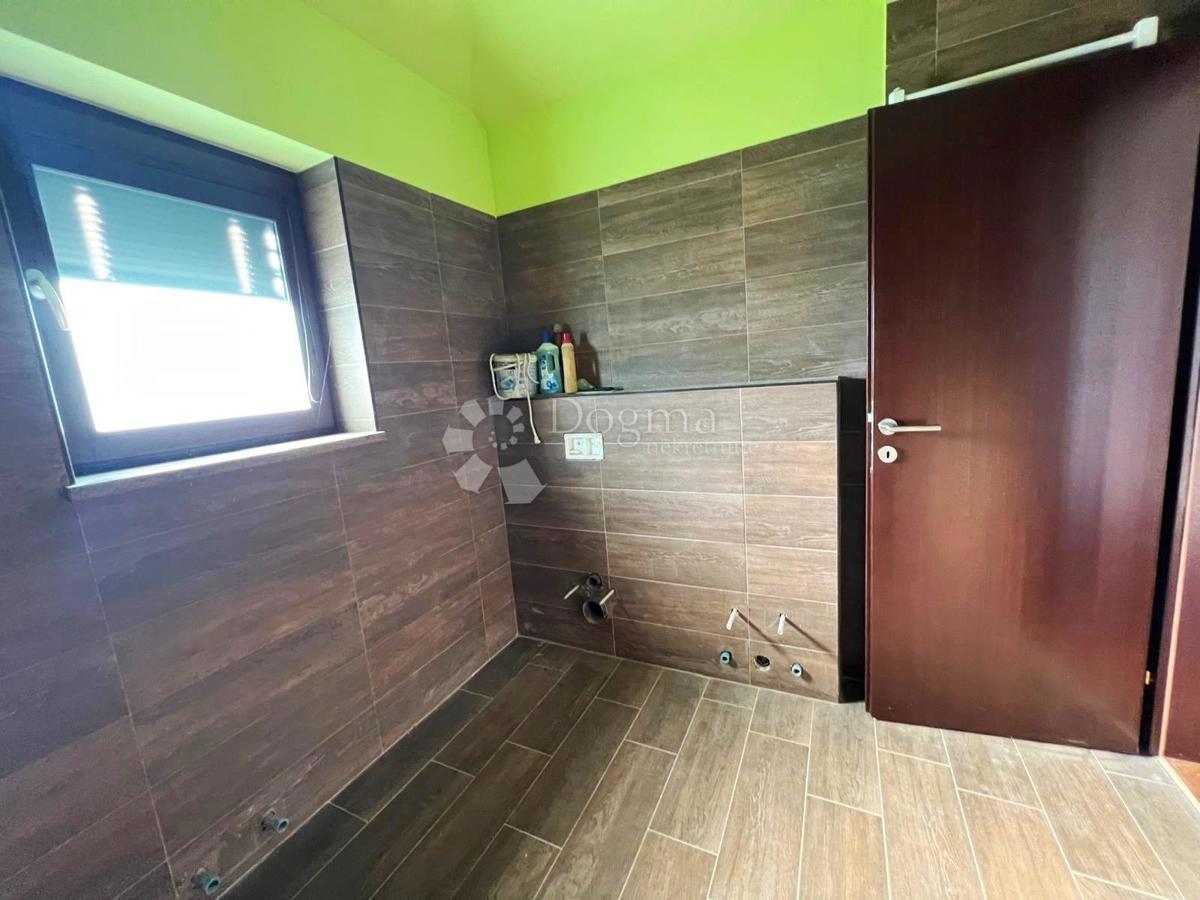 Casa Kloštar Ivanić, 350m2