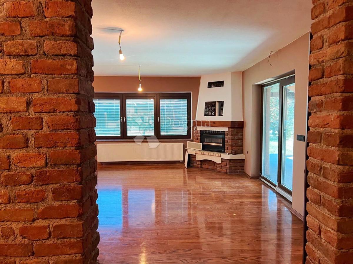 Casa Kloštar Ivanić, 350m2