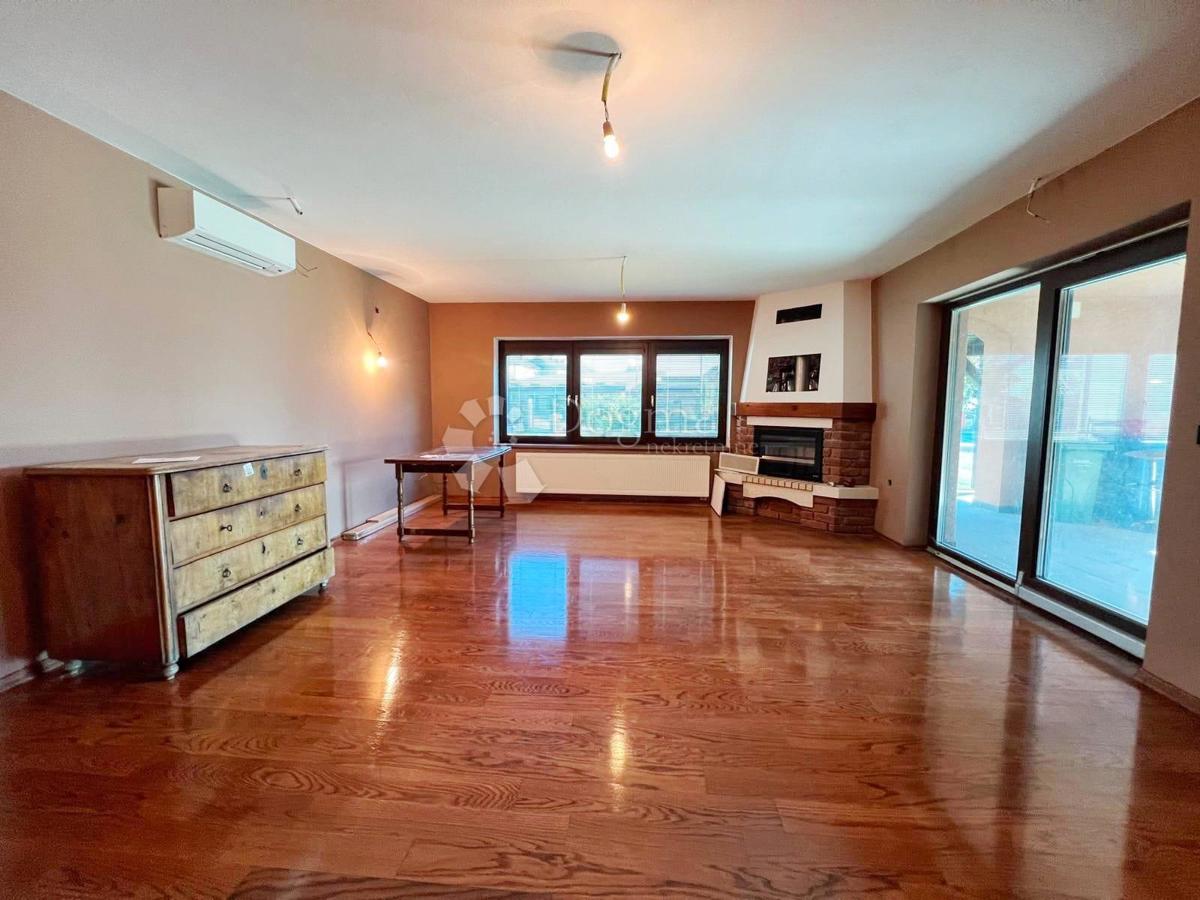 Casa Kloštar Ivanić, 350m2