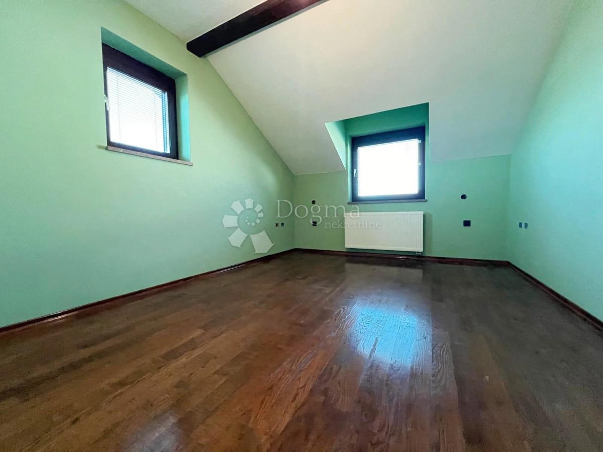 Casa Kloštar Ivanić, 350m2