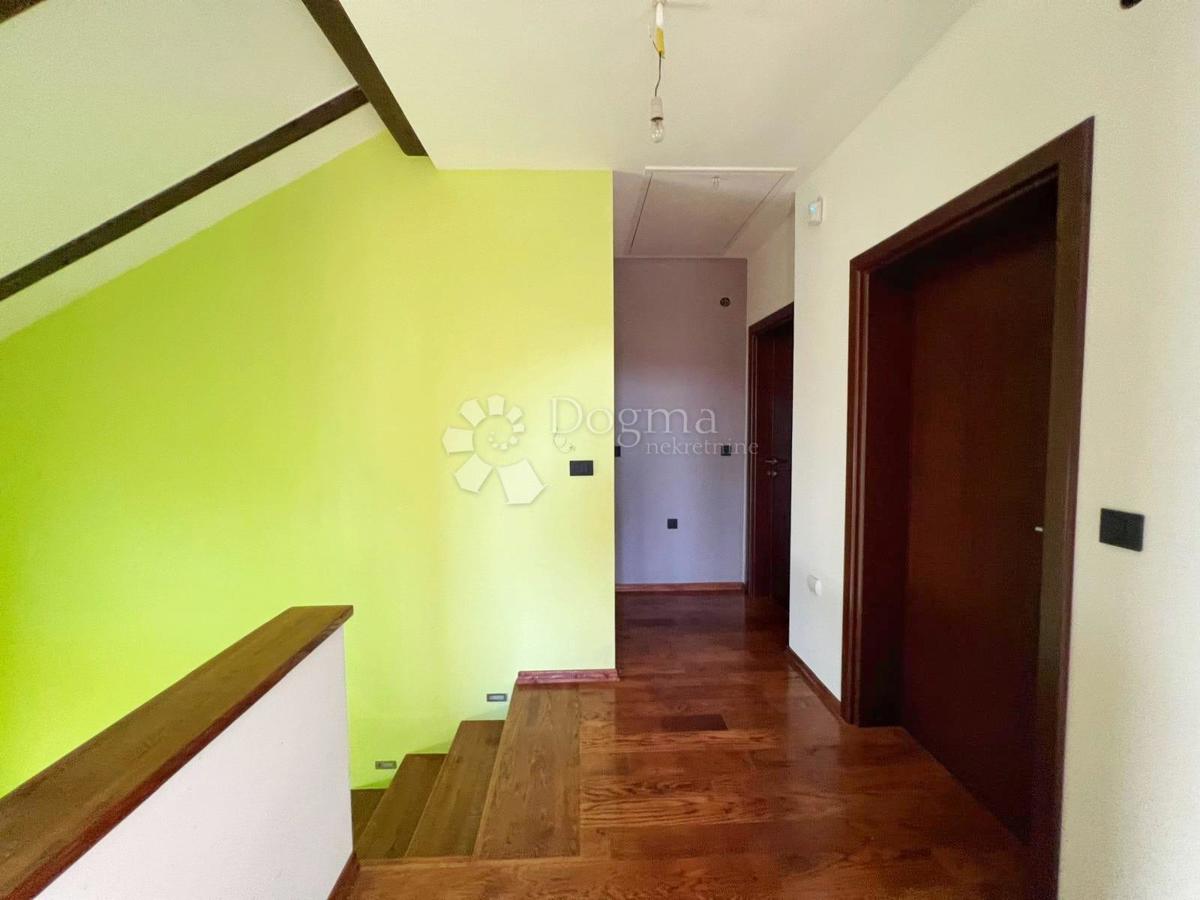 Casa Kloštar Ivanić, 350m2