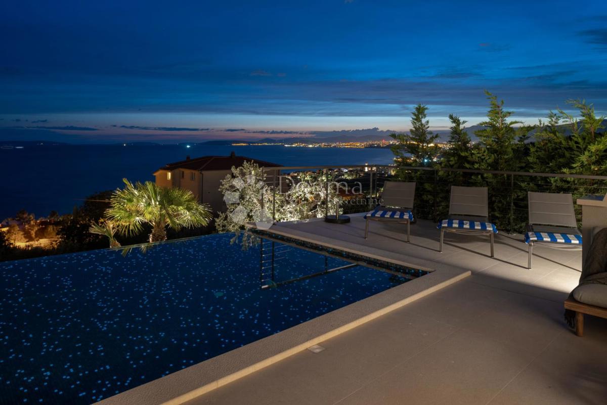 Casa Podstrana, 243,70m2