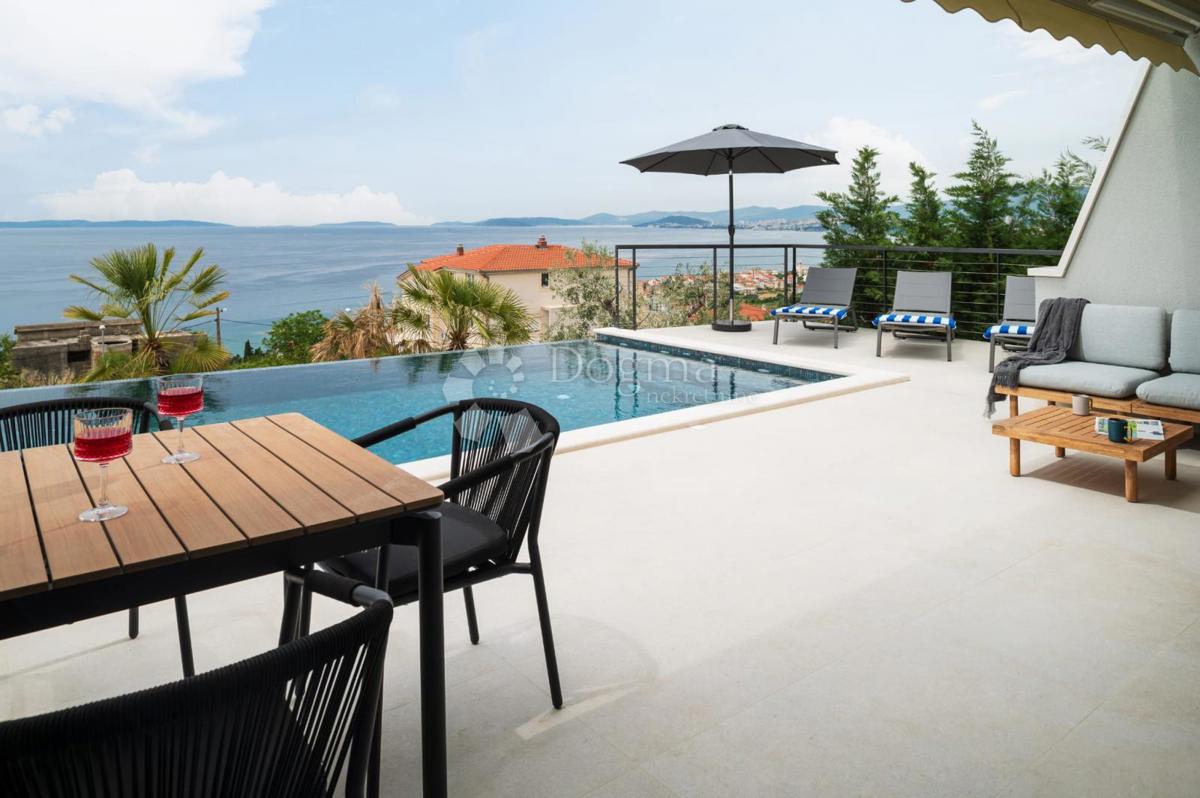 Casa Podstrana, 243,70m2