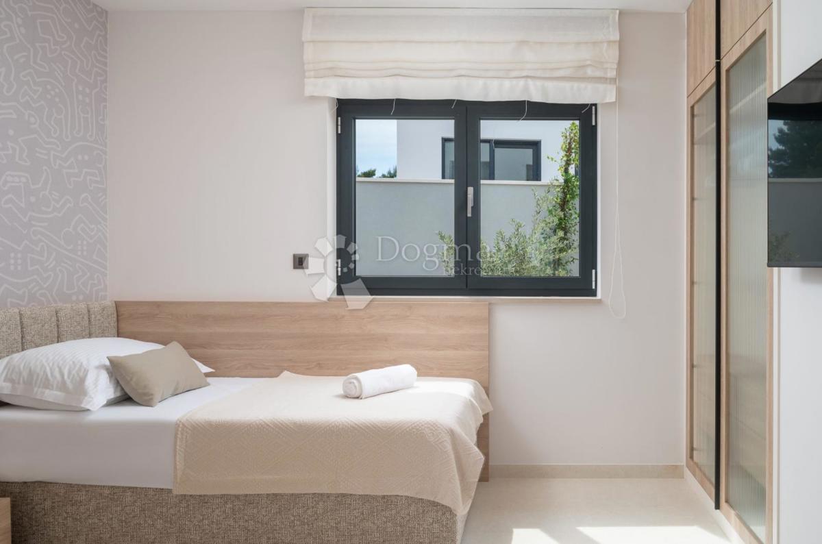 Casa Podstrana, 243,70m2