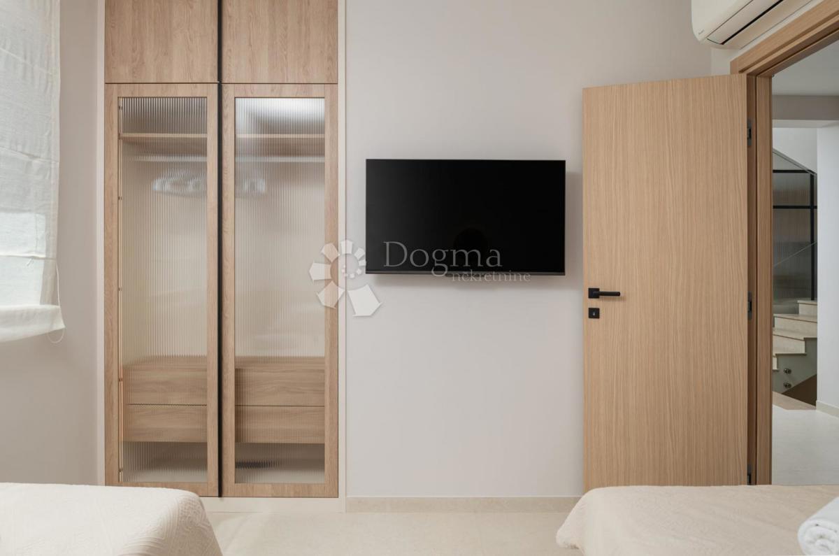 Casa Podstrana, 243,70m2