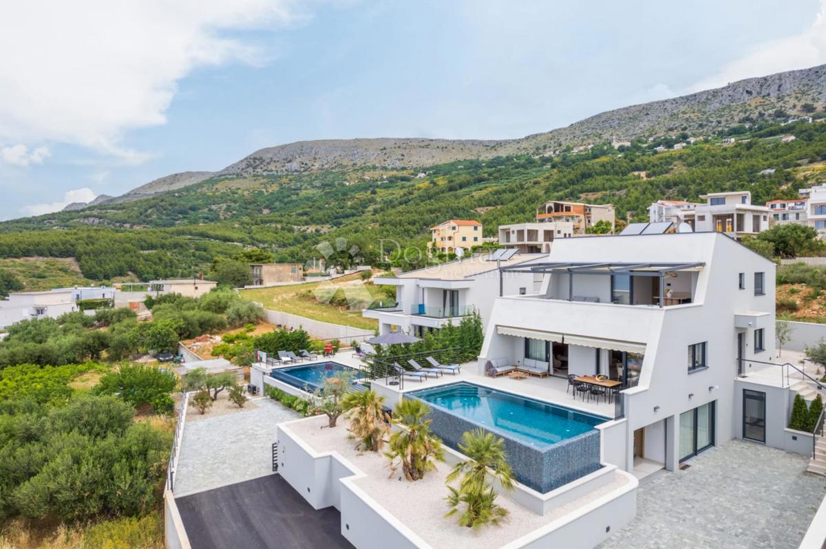 Casa Podstrana, 243,70m2