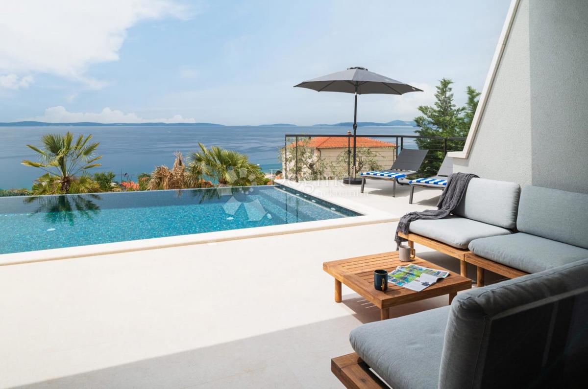 Casa Podstrana, 243,70m2