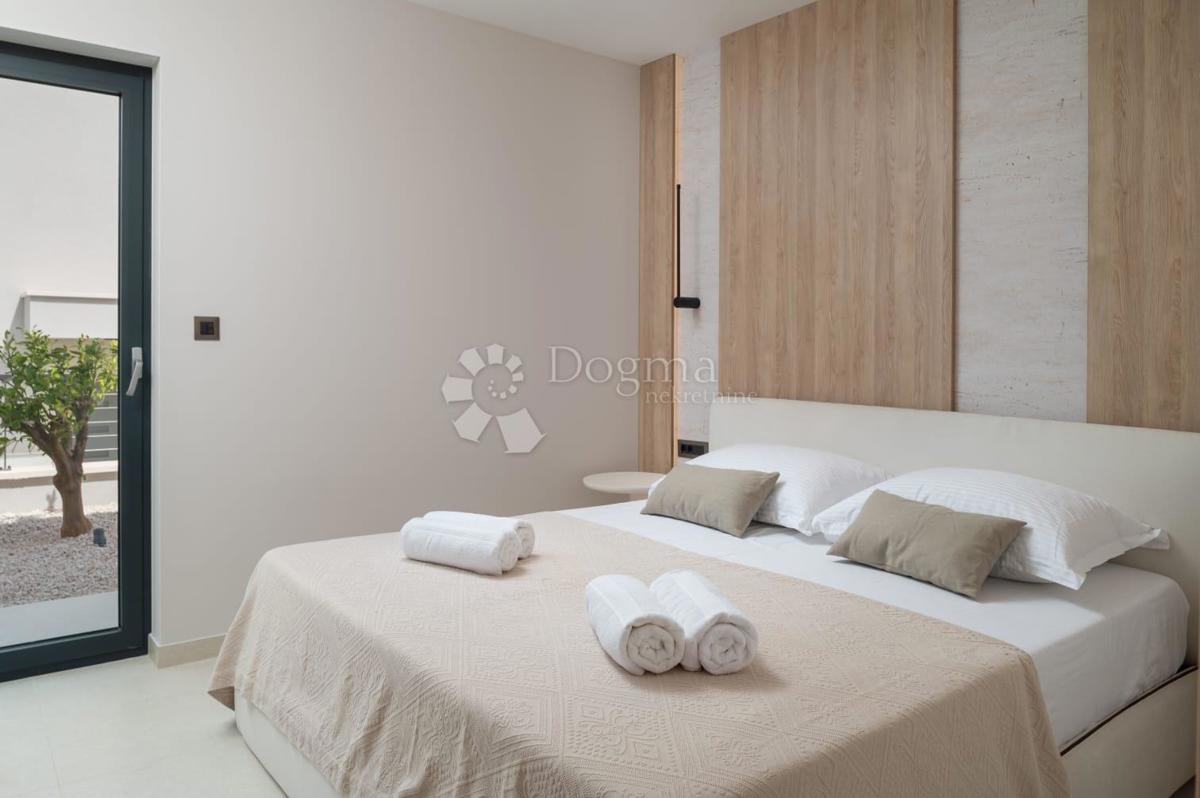 Casa Podstrana, 243,70m2