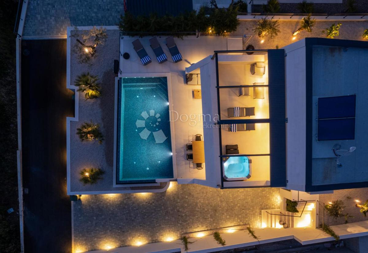 Casa Podstrana, 243,70m2