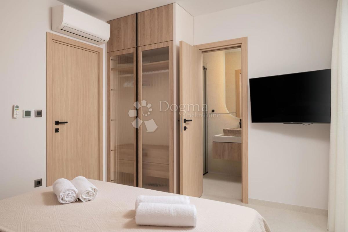 Casa Podstrana, 243,70m2