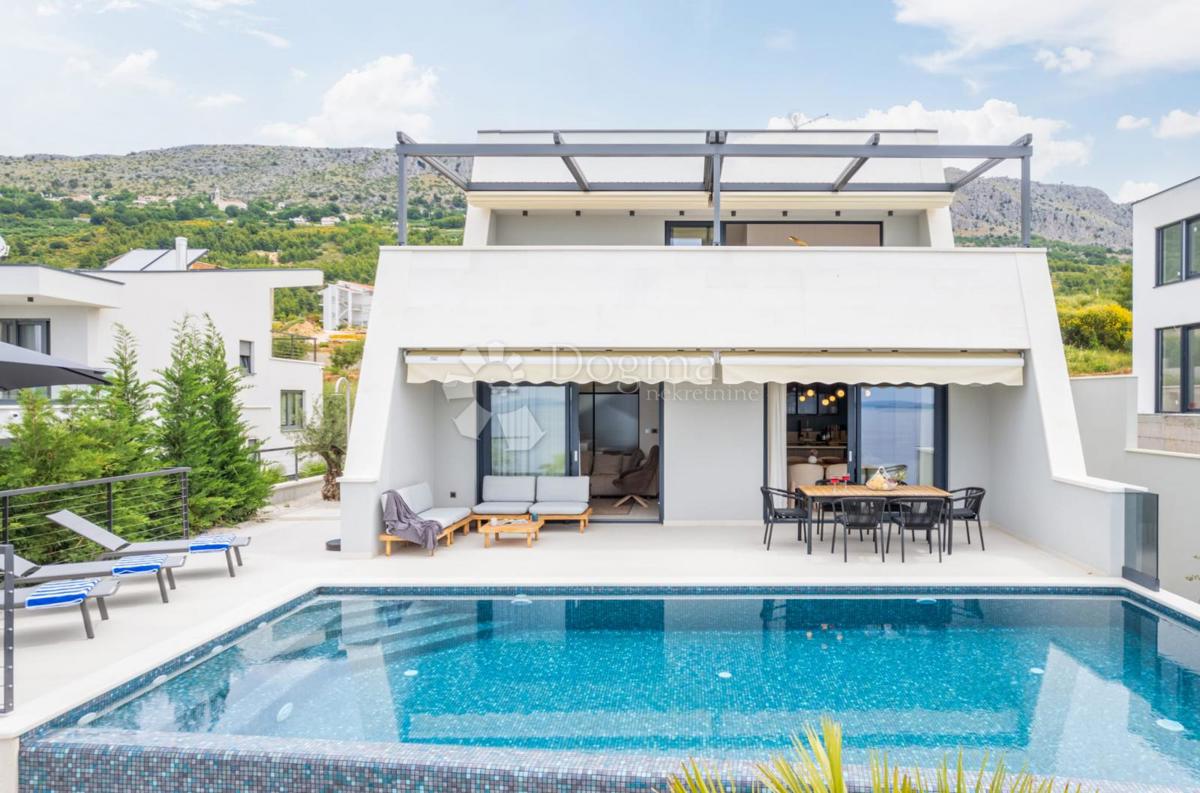 Casa Podstrana, 243,70m2