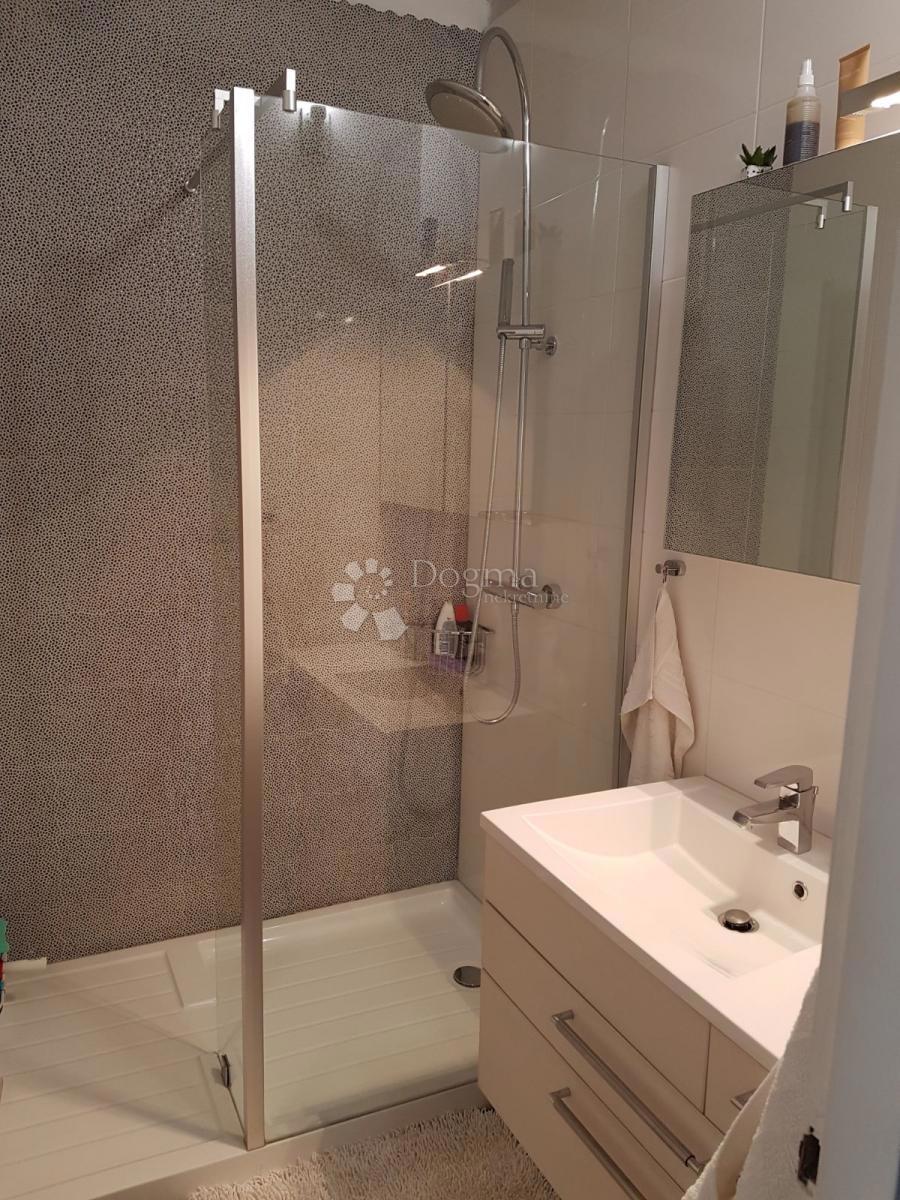 Allogio Voštarnica, Zadar, 72m2