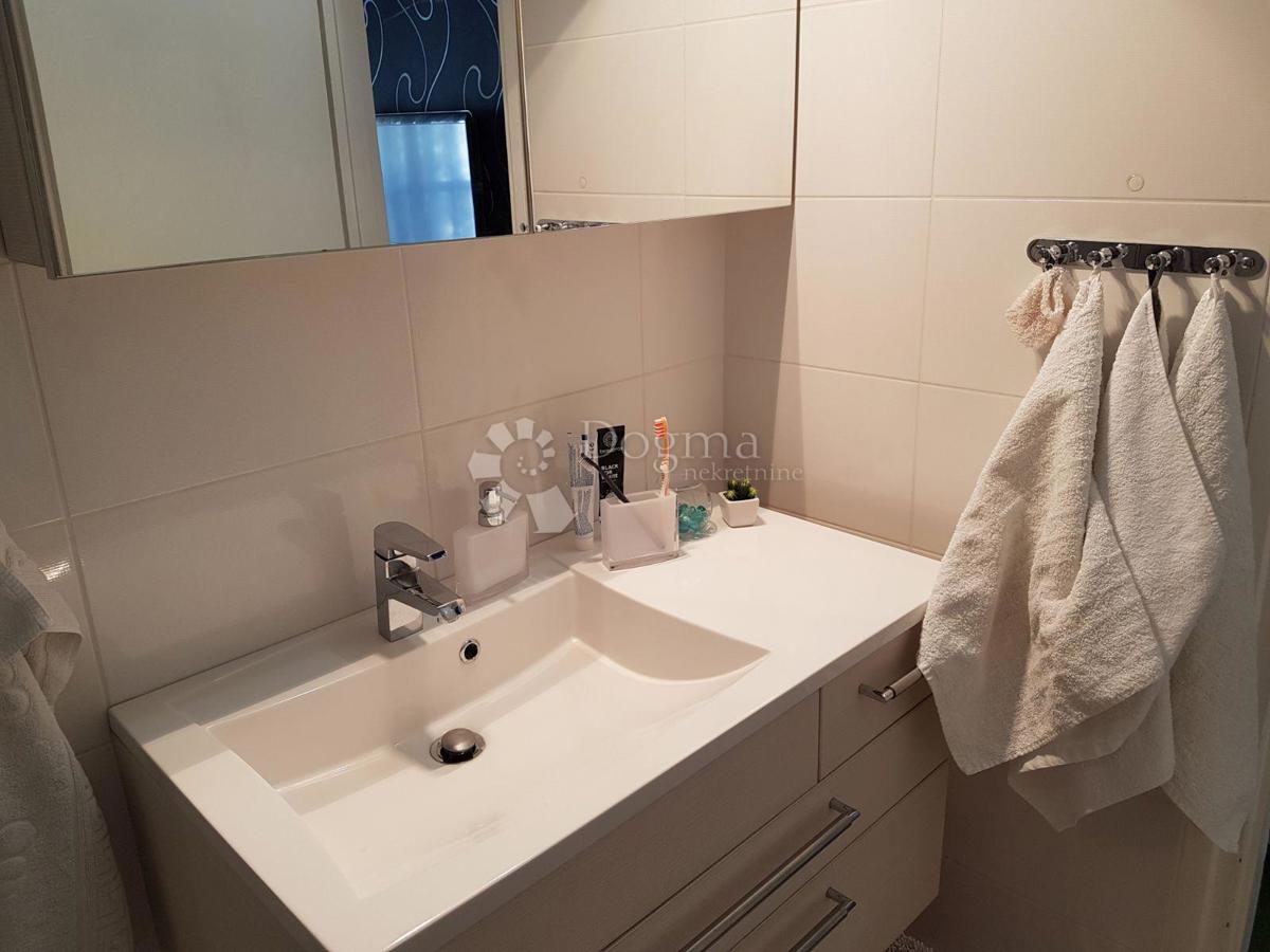 Allogio Voštarnica, Zadar, 72m2