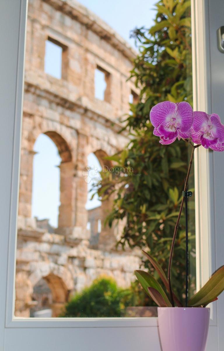 Appartamento completamente ristrutturato con vista sull'Arena!