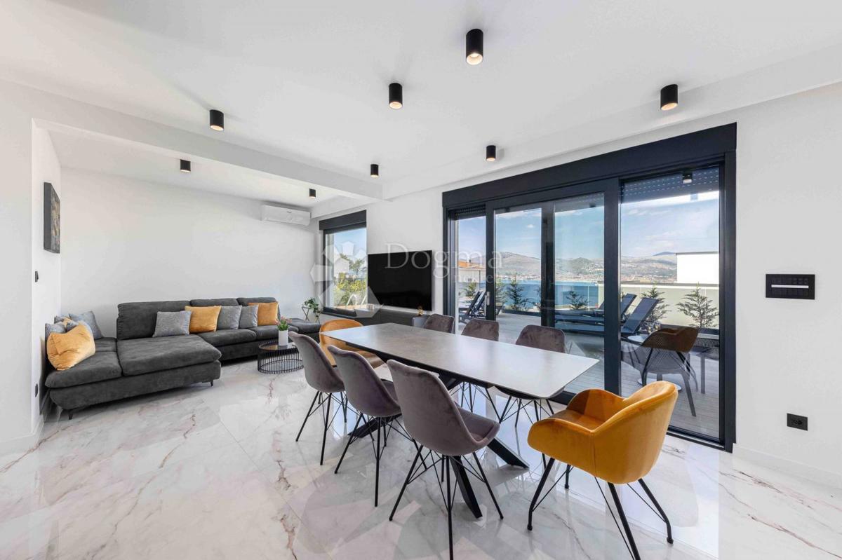 TROGIR/ČIOVO - BELLISSIMA VILLA CON PISCINA E VISTA