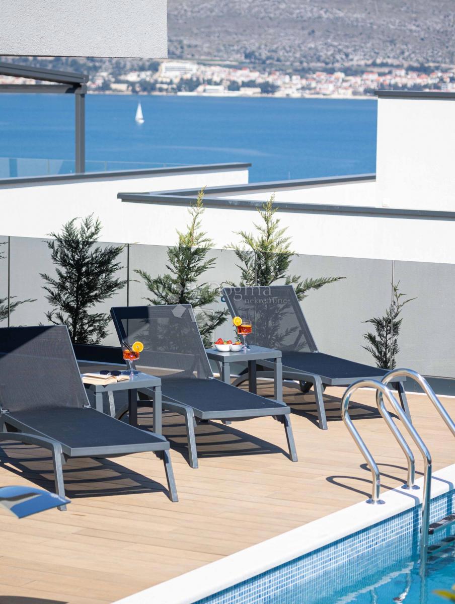 TROGIR/ČIOVO - BELLISSIMA VILLA CON PISCINA E VISTA