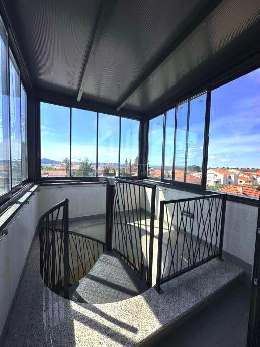 Attico di lusso – terrazza sul tetto e vista mare