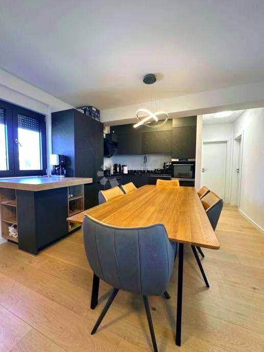 Attico di lusso – terrazza sul tetto e vista mare