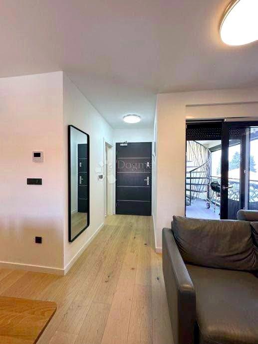 Attico di lusso – terrazza sul tetto e vista mare