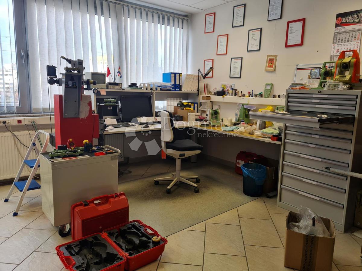 Locale commerciale Jarun, Trešnjevka - Jug, 222m2