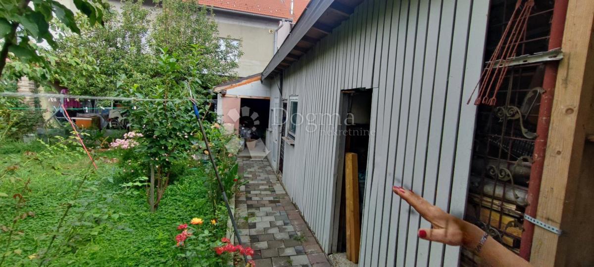 Casa Kozari put, Peščenica - Žitnjak, 300m2
