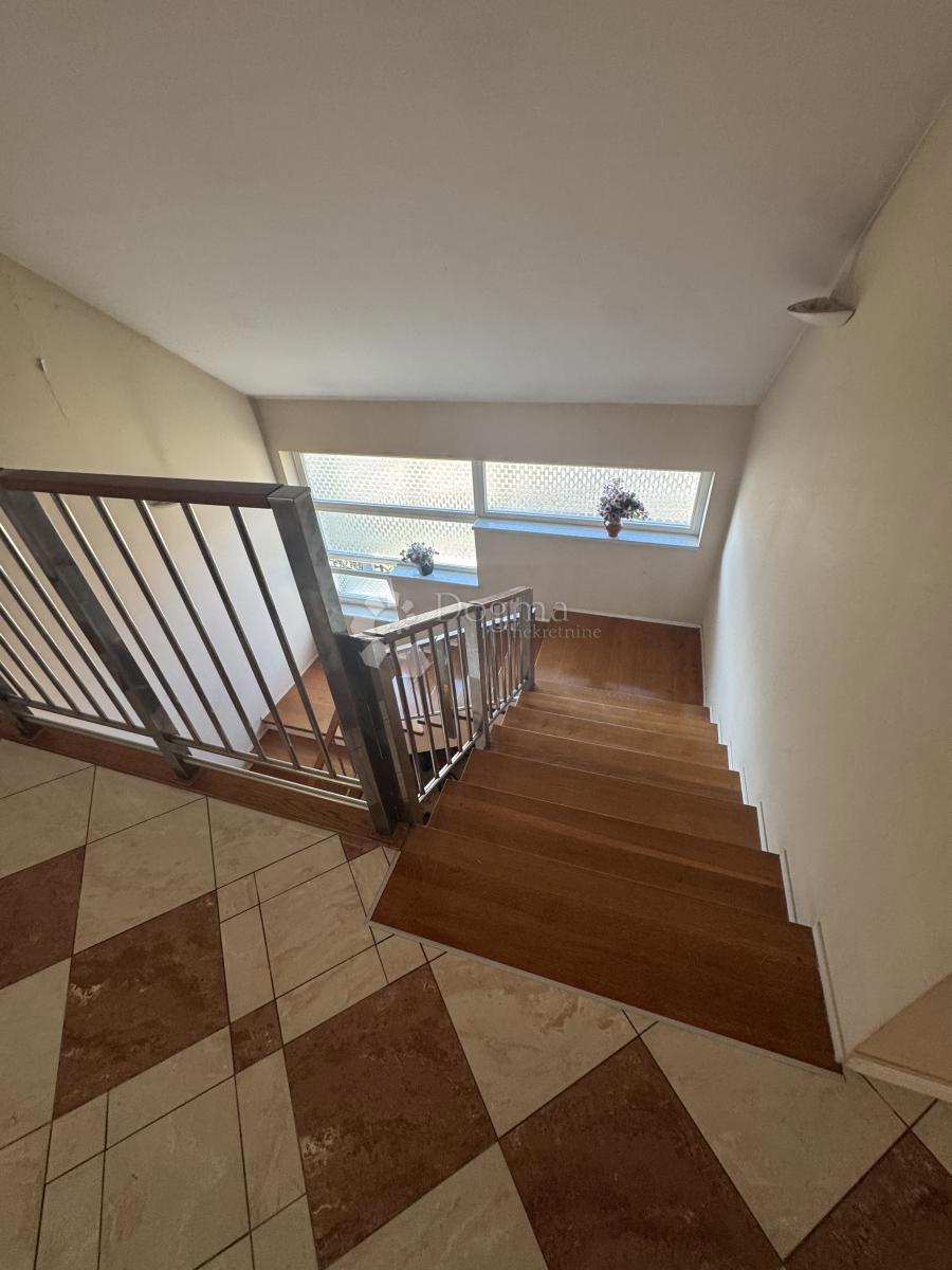 Casa Sopnica, Sesvete, 425,99m2