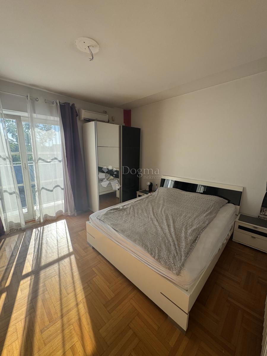 Casa Sopnica, Sesvete, 425,99m2