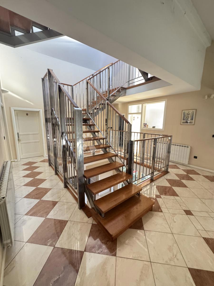 Casa Sopnica, Sesvete, 425,99m2