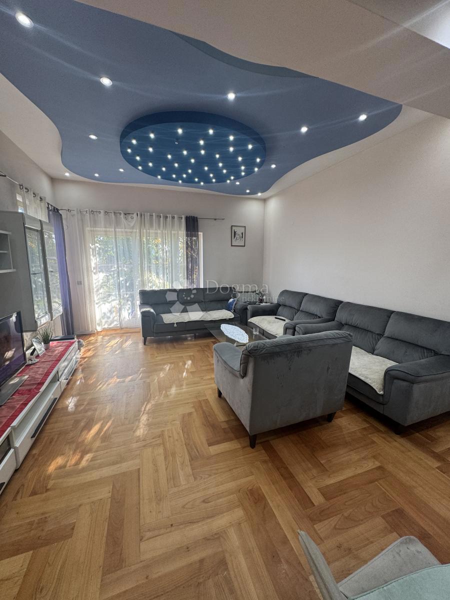 Casa Sopnica, Sesvete, 425,99m2