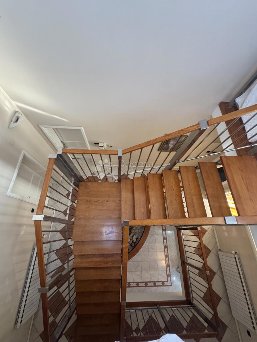 Casa Sopnica, Sesvete, 425,99m2