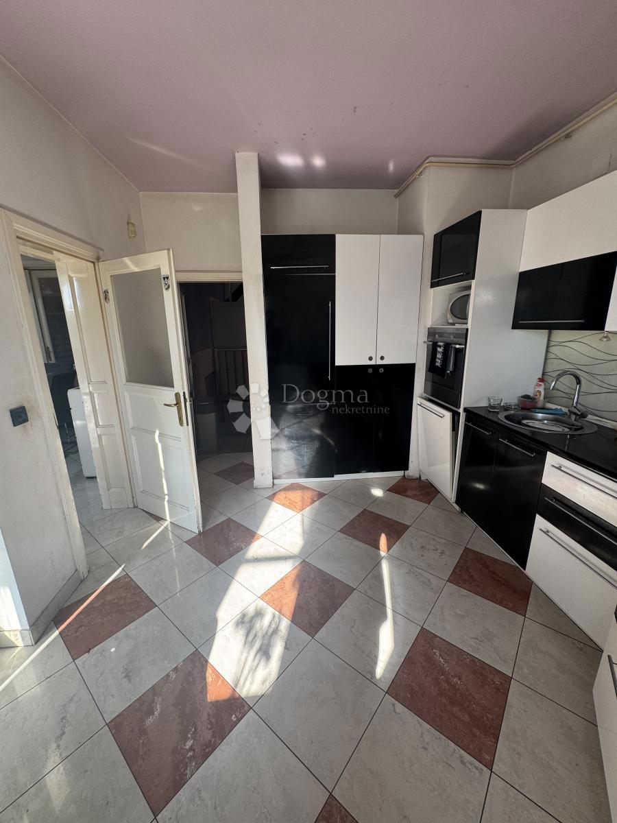 Casa Sopnica, Sesvete, 425,99m2