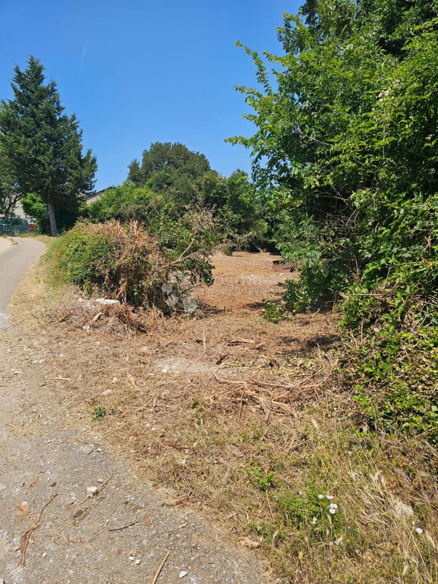 Terreno edificabile Mutvoran, Marčana, 1.420m2