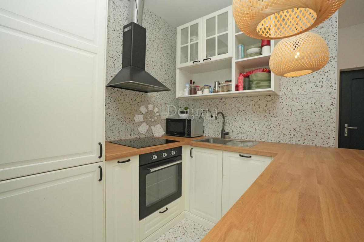 Moderna casa a un piano con piscina e privacy assoluta Nuova costruzione pronta per essere abitata