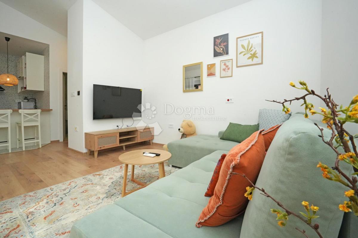 Moderna casa a un piano con piscina e privacy assoluta Nuova costruzione pronta per essere abitata