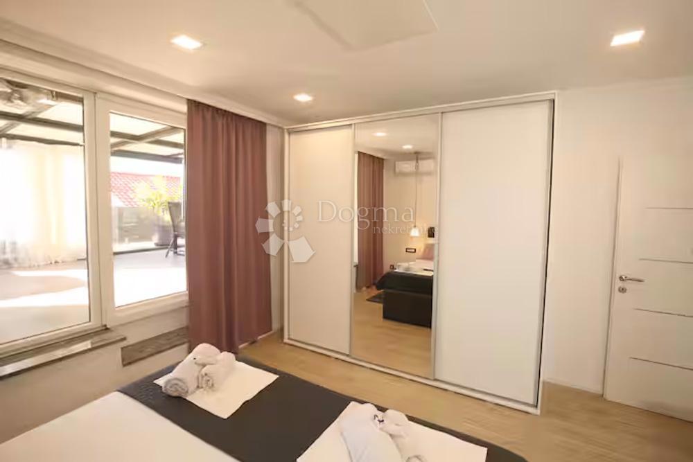 Allogio Crnica, Šibenik, 143m2