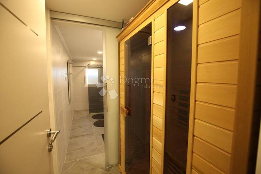 Allogio Crnica, Šibenik, 143m2